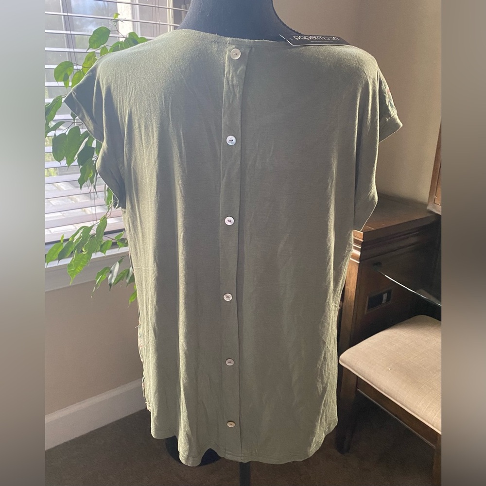 NWT Floral Green Women's Top Small - Picture 3 of 7